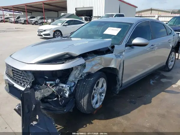 1HGCY1F28RA033504 2024 HONDA ACCORD - Image 2