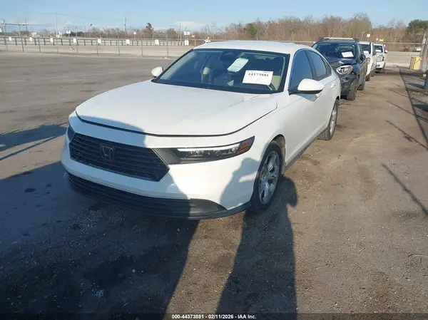1HGCY1F28RA044762 2024 HONDA ACCORD - Image 2
