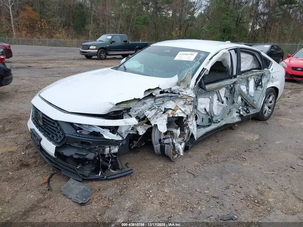 1HGCY1F29RA058685 2024 HONDA ACCORD - Image 2