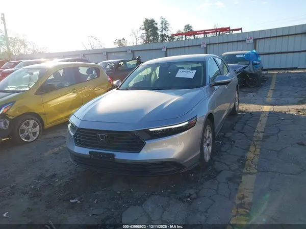 1HGCY1F2XRA014470 2024 HONDA ACCORD - Image 2
