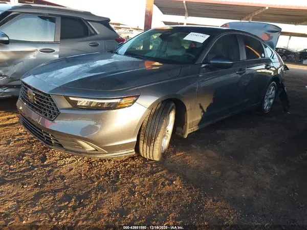 1HGCY1F2XRA083207 2024 HONDA ACCORD - Image 2