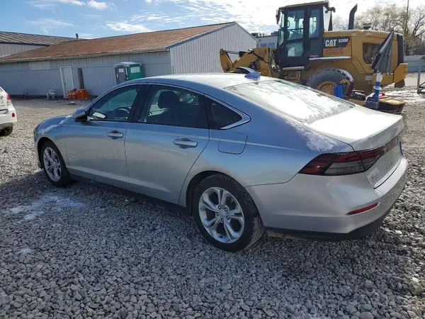 1HGCY1F2XRA084356 2024 HONDA ACCORD - Image 2