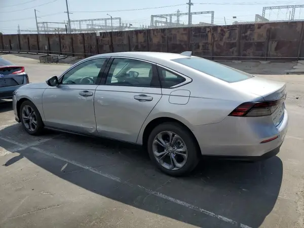 1HGCY1F30RA033344 2024 HONDA ACCORD - Image 2