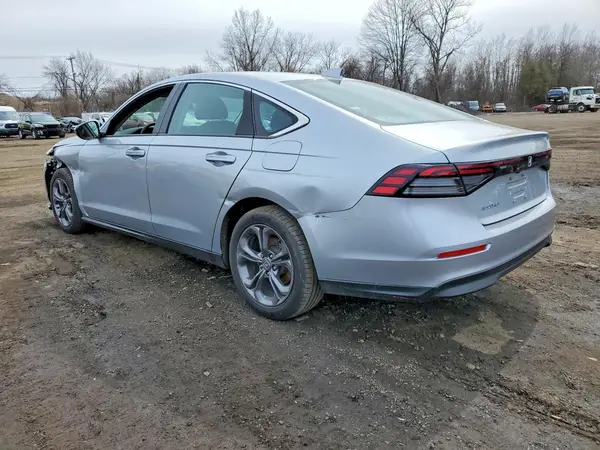 1HGCY1F30RA045445 2024 HONDA ACCORD - Image 2