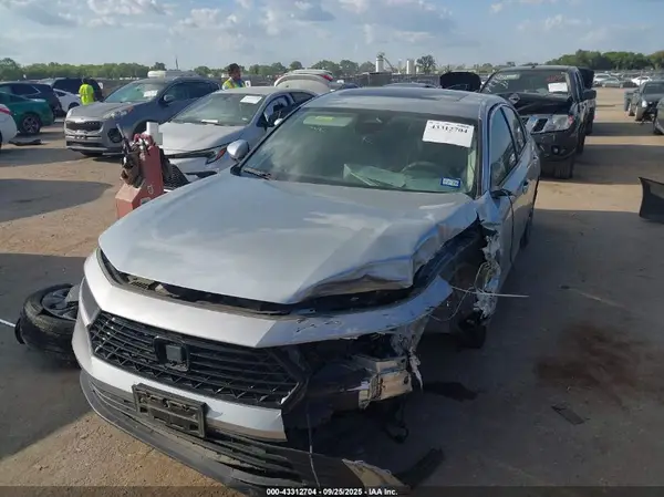 1HGCY1F30RA047437 2024 HONDA ACCORD - Image 2