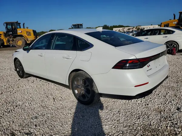 1HGCY1F30RA047809 2024 HONDA ACCORD - Image 2