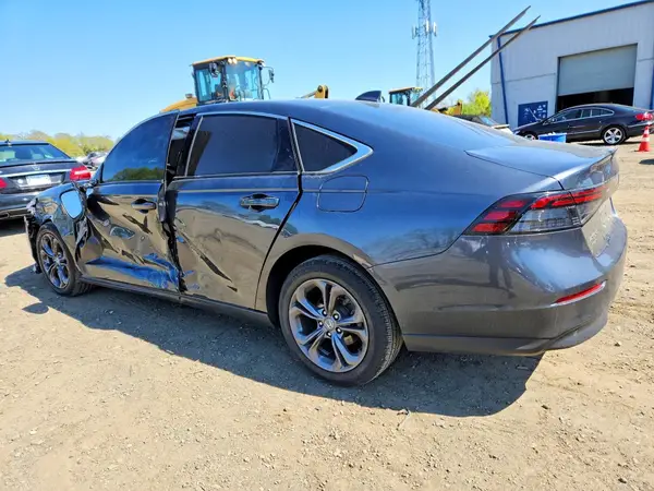 1HGCY1F30RA052640 2024 HONDA ACCORD - Image 2