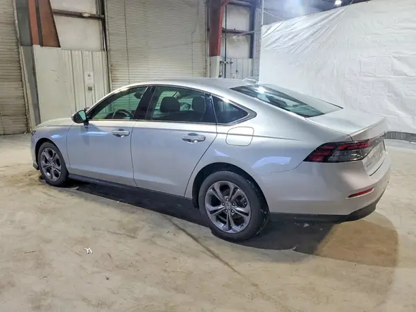1HGCY1F30RA055294 2024 HONDA ACCORD - Image 2