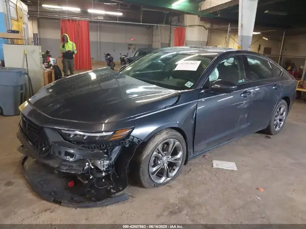 1HGCY1F30RA055490 2024 HONDA ACCORD - Image 2
