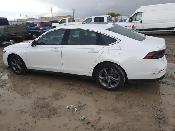 1HGCY1F30RA056915 2024 HONDA ACCORD - Image 2