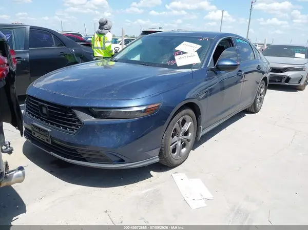 1HGCY1F30RA061693 2024 HONDA ACCORD - Image 2