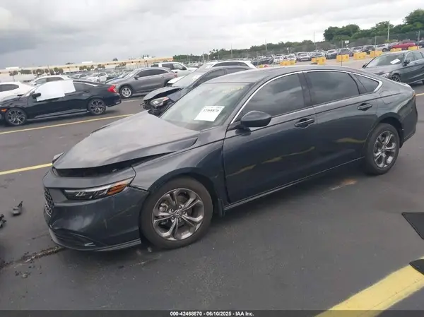 1HGCY1F30RA064027 2024 HONDA ACCORD - Image 2