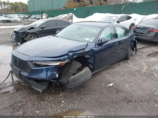 1HGCY1F30RA070331 2024 HONDA ACCORD - Image 2