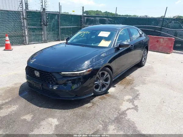 1HGCY1F30RA075402 2024 HONDA ACCORD - Image 2