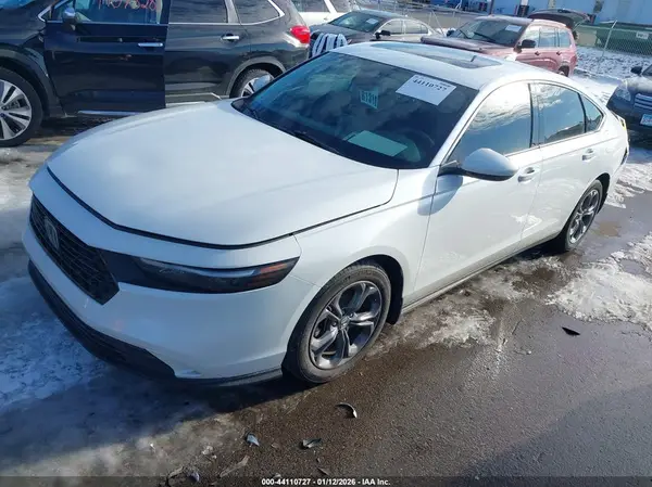 1HGCY1F30RA078719 2024 HONDA ACCORD - Image 2