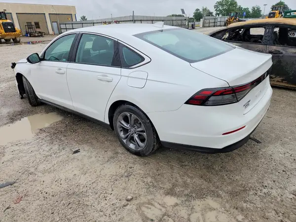 1HGCY1F30RA078722 2024 HONDA ACCORD - Image 2