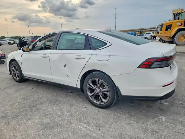 1HGCY1F31PA034399 2023 HONDA ACCORD - Image 2