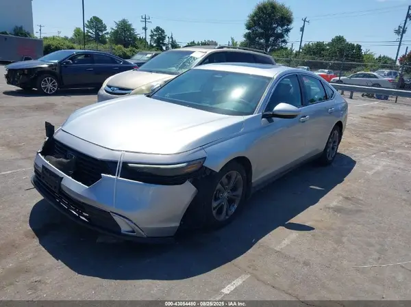 1HGCY1F31RA028296 2024 HONDA ACCORD - Image 2