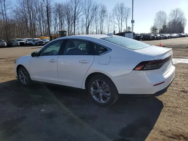 1HGCY1F31RA047916 2024 HONDA ACCORD - Image 2