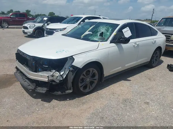 1HGCY1F31RA048502 2024 HONDA ACCORD - Image 2