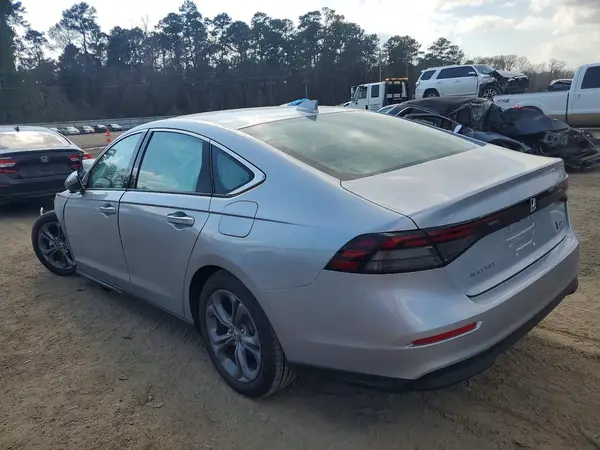 1HGCY1F31RA052758 2024 HONDA ACCORD - Image 2