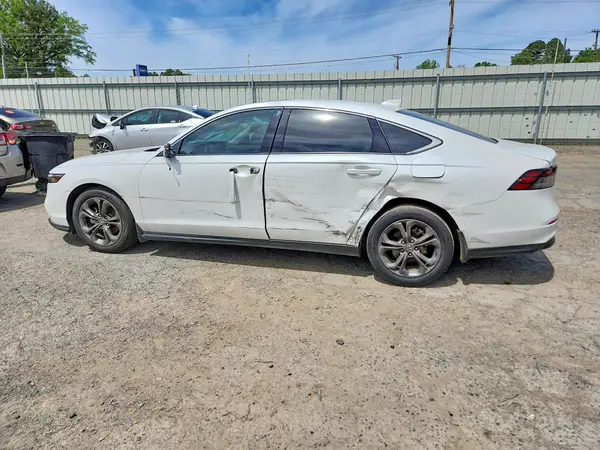 1HGCY1F31RA056342 2024 HONDA ACCORD - Image 2