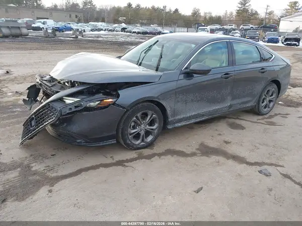 1HGCY1F31RA068524 2024 HONDA ACCORD - Image 2