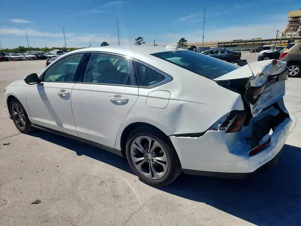 1HGCY1F31RA071018 2024 HONDA ACCORD - Image 2