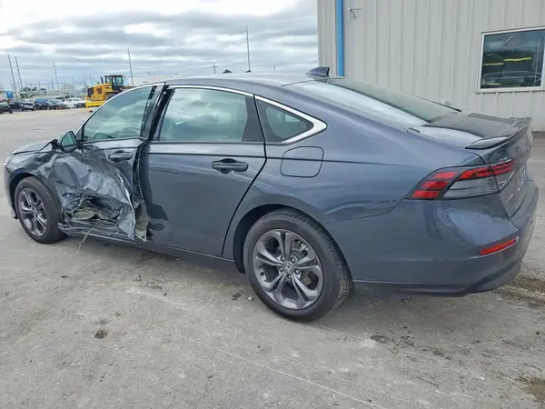 1HGCY1F31RA077949 2024 HONDA ACCORD - Image 2