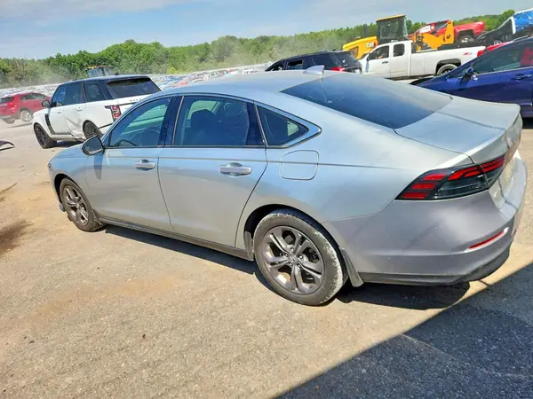 1HGCY1F31RA087137 2024 HONDA ACCORD - Image 2