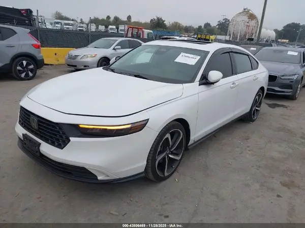 1HGCY1F32PA051003 2023 HONDA ACCORD - Image 2