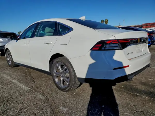1HGCY1F32RA001785 2024 HONDA ACCORD - Image 2