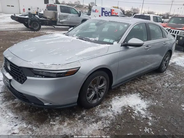 1HGCY1F32RA045429 2024 HONDA ACCORD - Image 2