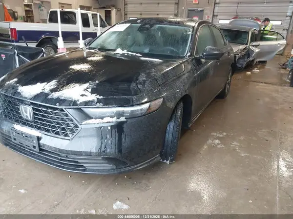1HGCY1F32RA059248 2024 HONDA ACCORD - Image 2