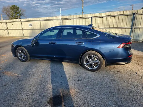 1HGCY1F32RA067561 2024 HONDA ACCORD - Image 2