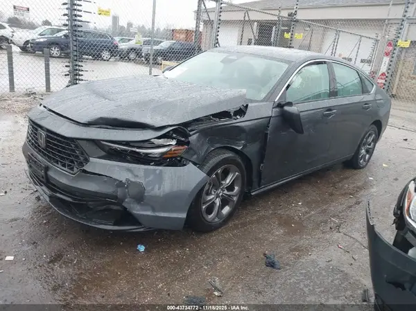 1HGCY1F32RA069083 2024 HONDA ACCORD - Image 2