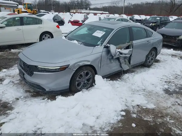 1HGCY1F32RA069892 2024 HONDA ACCORD - Image 2