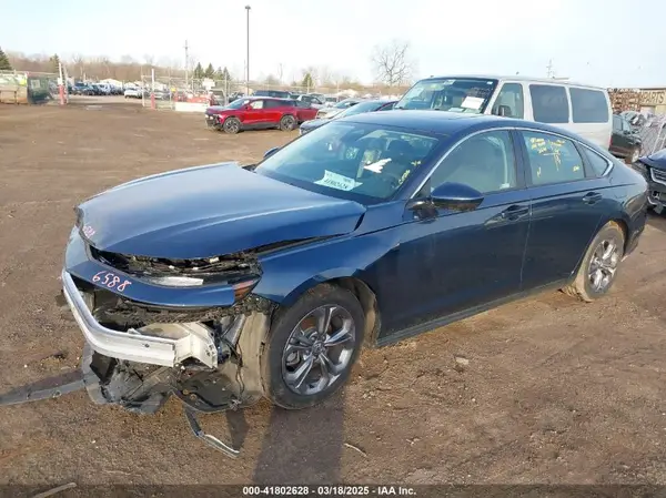 1HGCY1F32RA070427 2024 HONDA ACCORD - Image 2