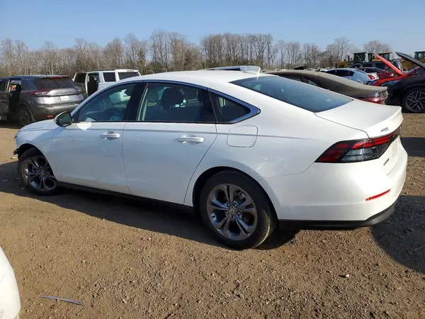 1HGCY1F32RA070542 2024 HONDA ACCORD - Image 2