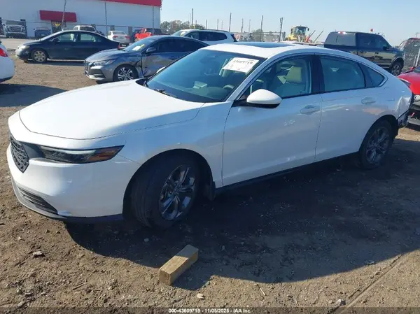1HGCY1F32RA071206 2024 HONDA ACCORD - Image 2