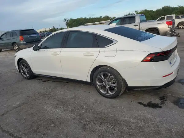 1HGCY1F32RA078463 2024 HONDA ACCORD - Image 2