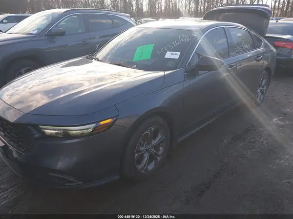 1HGCY1F32RA089706 2024 HONDA ACCORD - Image 2
