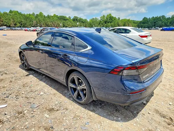 1HGCY1F32RA091312 2024 HONDA ACCORD - Image 2