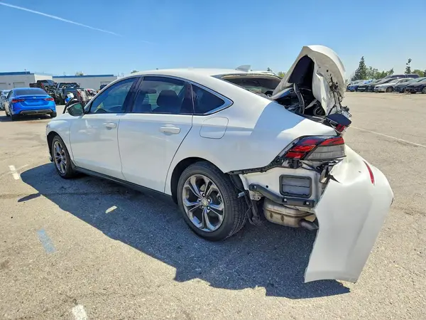 1HGCY1F33RA037629 2024 HONDA ACCORD - Image 2