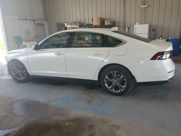1HGCY1F33RA063373 2024 HONDA ACCORD - Image 2