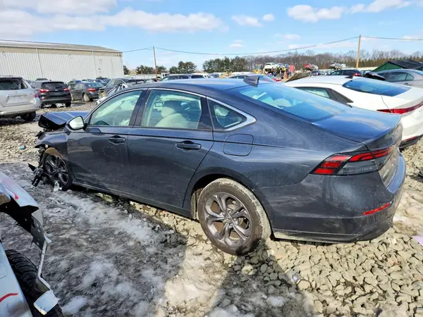 1HGCY1F33RA081727 2024 HONDA ACCORD - Image 2