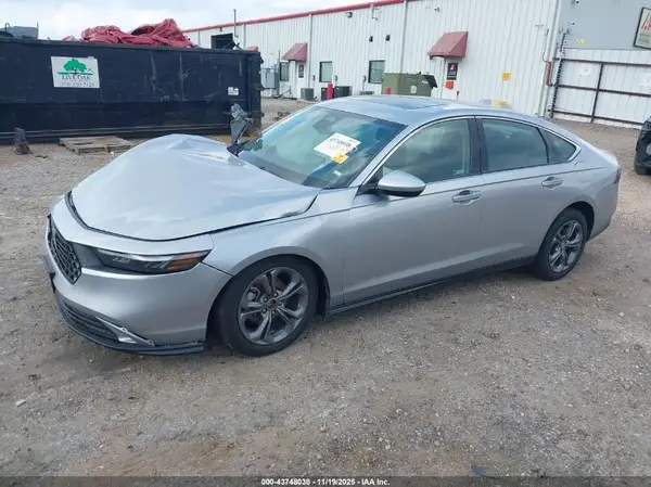 1HGCY1F34RA009595 2024 HONDA ACCORD - Image 2