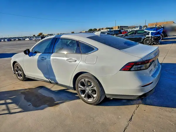 1HGCY1F34RA014330 2024 HONDA ACCORD - Image 2
