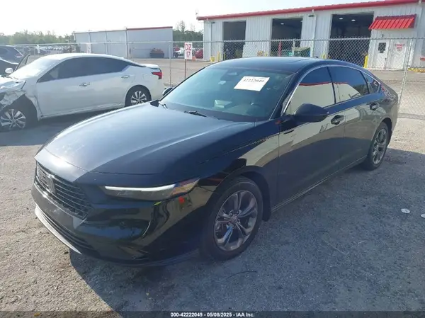 1HGCY1F34RA076777 2024 HONDA ACCORD - Image 2