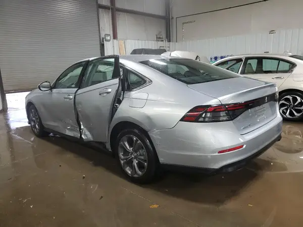 1HGCY1F34RA076990 2024 HONDA ACCORD - Image 2